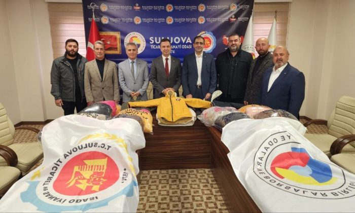 İŞ DÜNYASINDAN İHTİYAÇ SAHİBİ ÖĞRENCİLERE KIŞLIK KIYAFET YARDIMI