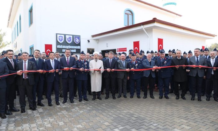 AMASYA’DA MERZİFON MEHMETÇİK CAMİİ DUALARLA AÇILDI