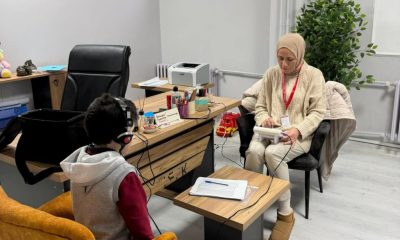 İLKOKUL ÖĞRENCİLERİNE İŞİTME TARAMASI YAPILIYOR