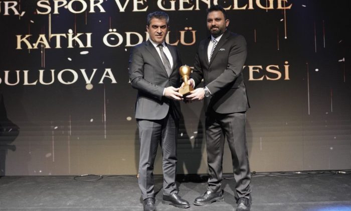 AMASYA’DA “EN’LER” GECESİ; ŞEHRE DEĞER KATANLAR ÖDÜLLERİNİ ALDI