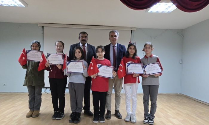 İSTİKLAL MARŞI’NI GÜZEL OKUMA YARIŞMASI YAPILDI