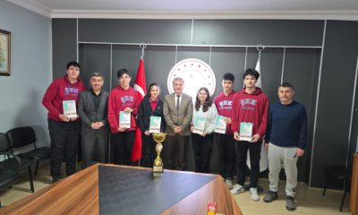 MÜDÜR DAVU, BAŞARILI SPORCU ÖĞRENCİLERİ ÖDÜLLENDİRDİ