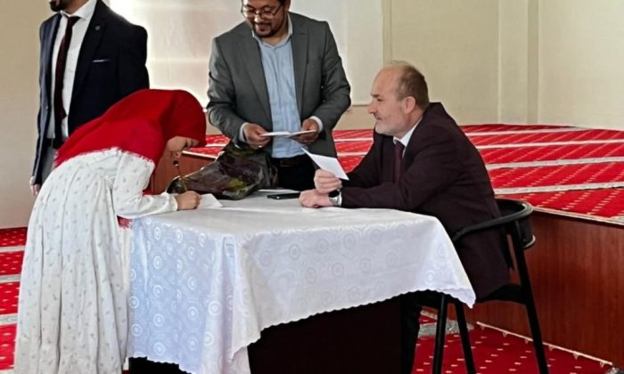 İLÇE MÜFTÜLÜĞÜ ÖĞRENCİLERE ÇİFTE SEVİNÇ YAŞATTI