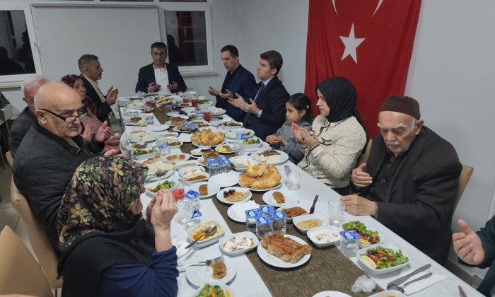 AMASYA VALİSİ ÖNDER BAKAN, SULUOVA HUZUREVİ YAŞLILARIYLA İFTARDA BULUŞTU