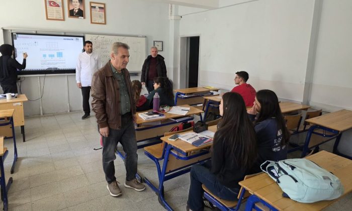 MÜDÜR AHMET DAVU, DYK KURSLARINI ZİYARET ETTİ