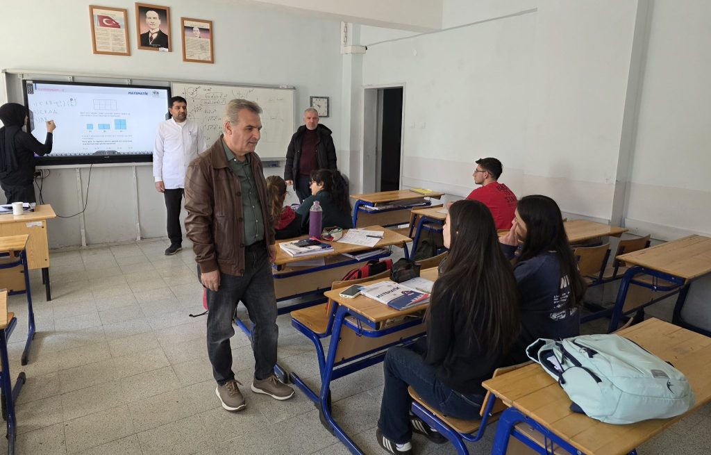 MÜDÜR AHMET DAVU, DYK KURSLARINI ZİYARET ETTİ