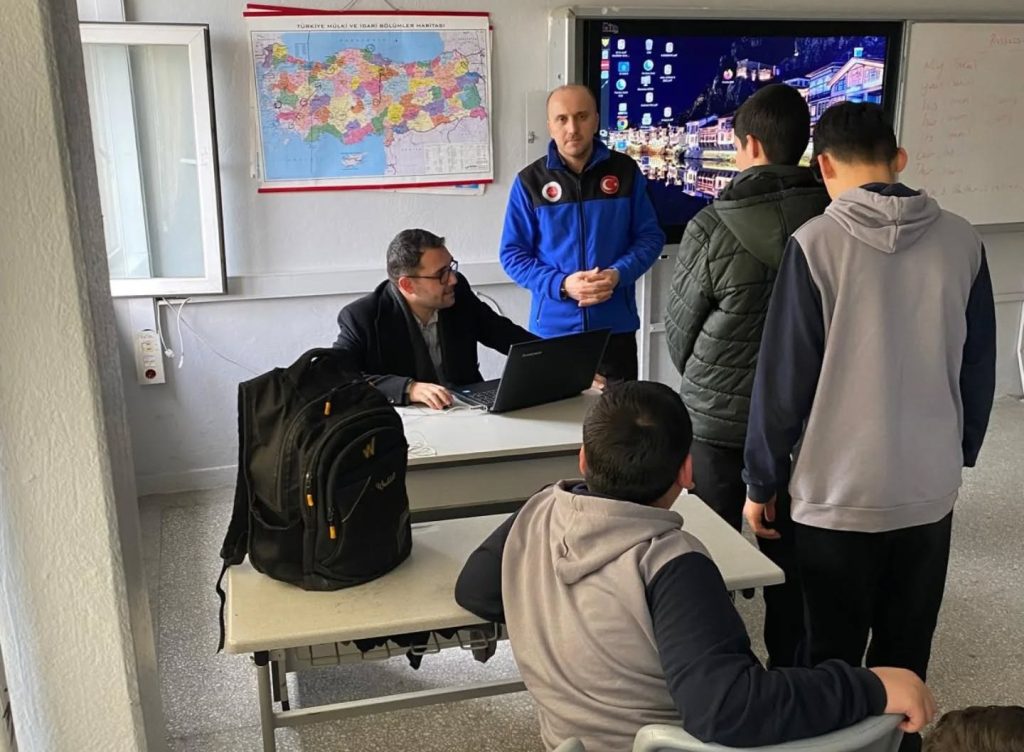 SULUOVA’DA UMRE ÖDÜLLÜ BİLGİ YARIŞMASI BAŞVURULARI BAŞLADI