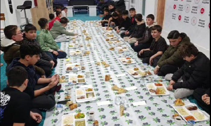 SULUOVALI ÖĞRENCİLER DİYANET GENÇLİK İFTARINDA BULUŞTU