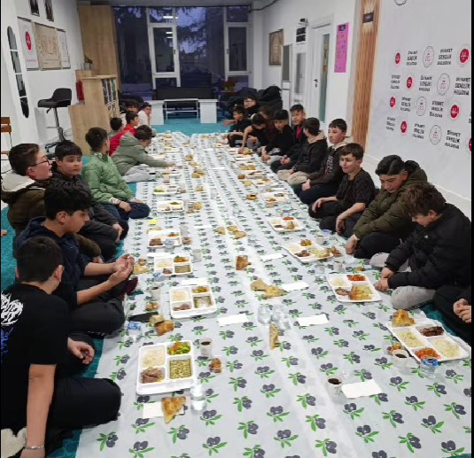 SULUOVALI ÖĞRENCİLER DİYANET GENÇLİK İFTARINDA BULUŞTU