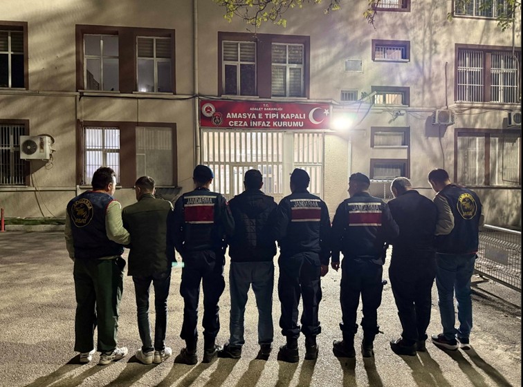 AMASYA’DA KABLO HIRSIZLARI YAKALANDI !