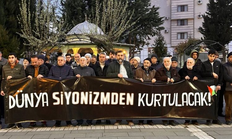 AMASYA’DA DUALAR ÖZGÜRLÜK FİLOSU İÇİN YÜKSELDİ