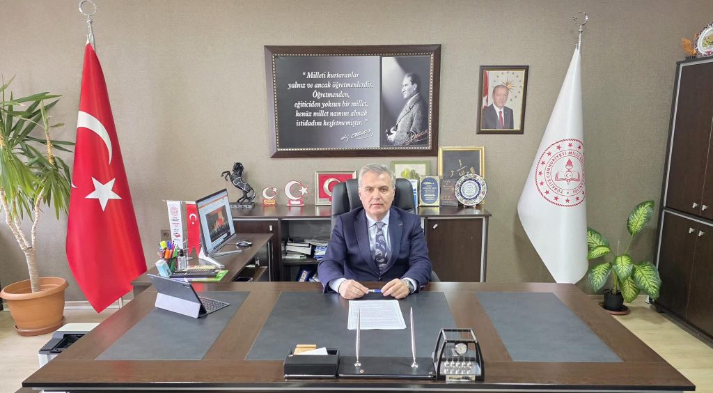 MÜDÜR AHMET DAVU’NUN 23 NİSAN MESAJI !