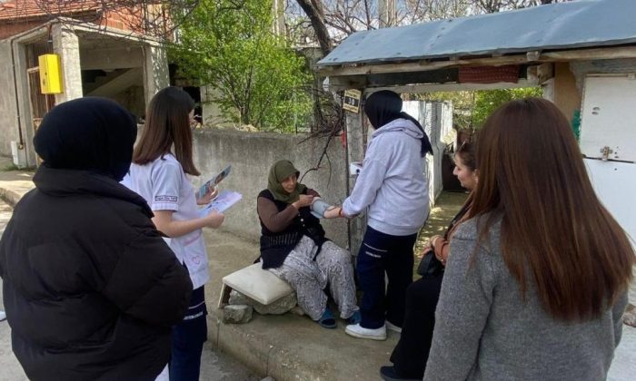 SAĞLIK MESLEK LİSESİ ÖĞRENCİLERİNDEN ANLAMLI ETKİNLİK !