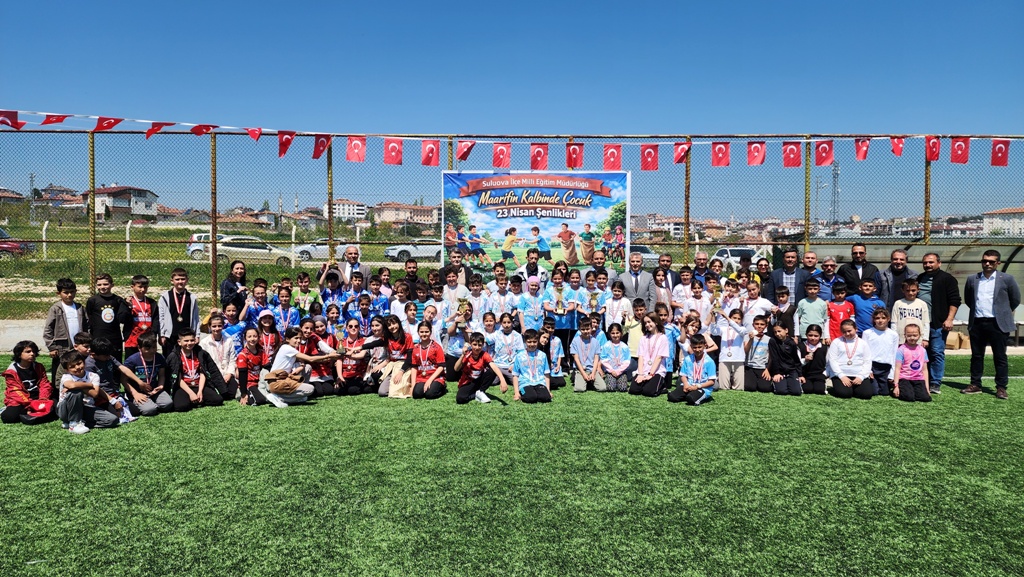 SULUOVA’DA 23 NİSAN ÇOCUK ŞENLİKLERİ YAPILDI