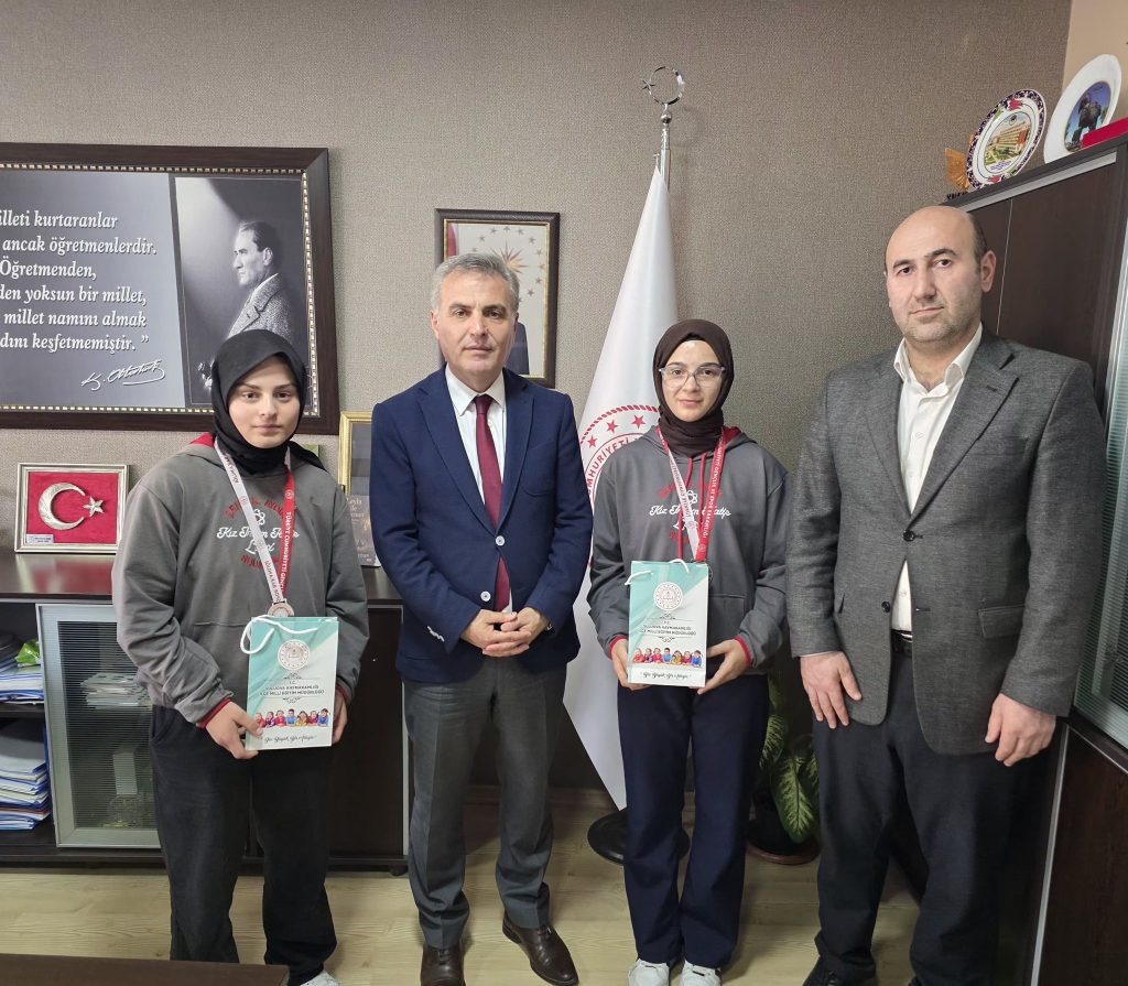 SULUOVALI İMAM HATİPLİ KIZLARDAN ÇİFTE BAŞARI.