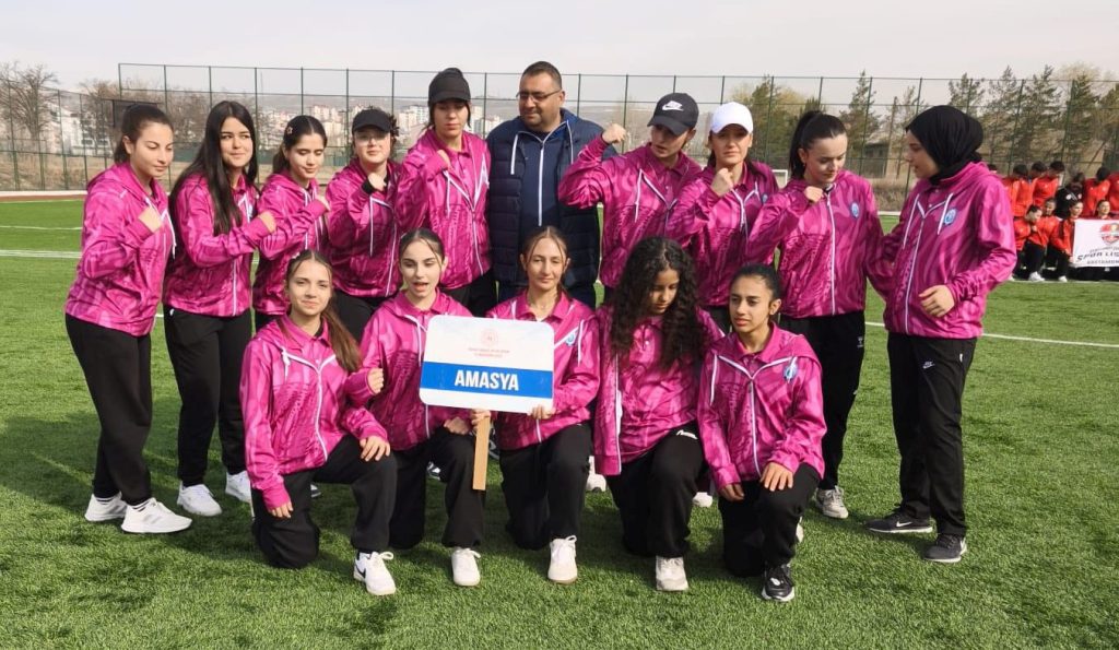 SULUOVA’NIN KIZLARI NAMAĞLUP ŞAMPİYON OLDU