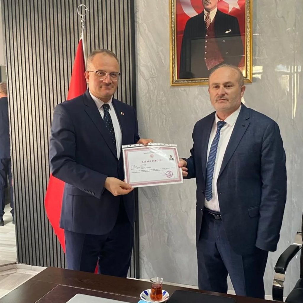 KAYMAKAMIMIZ GÜRÇAM’DAN DİN GÖREVLİLERİNE BAŞARI BELGESİ !