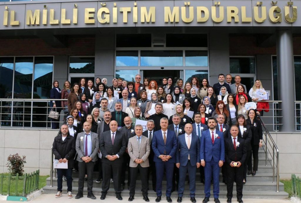 SULUOVALI OKUL VE ÖĞRETMENLERE eTWİNNİNG KALİTE ETİKETİ VE ÖDÜLLERİ VERİLDİ
